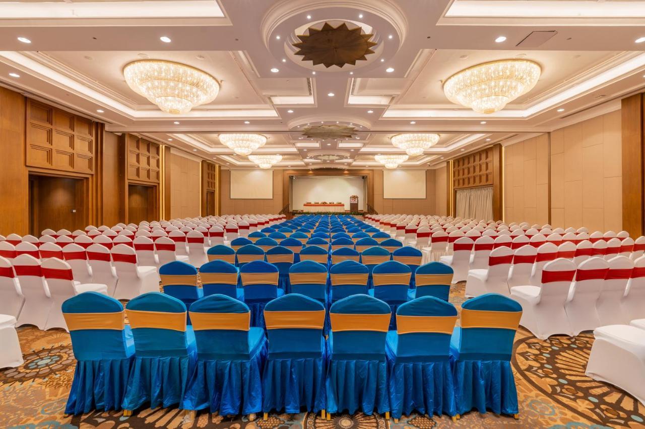 The Soaltee Kathmandu Hotel Екстериор снимка