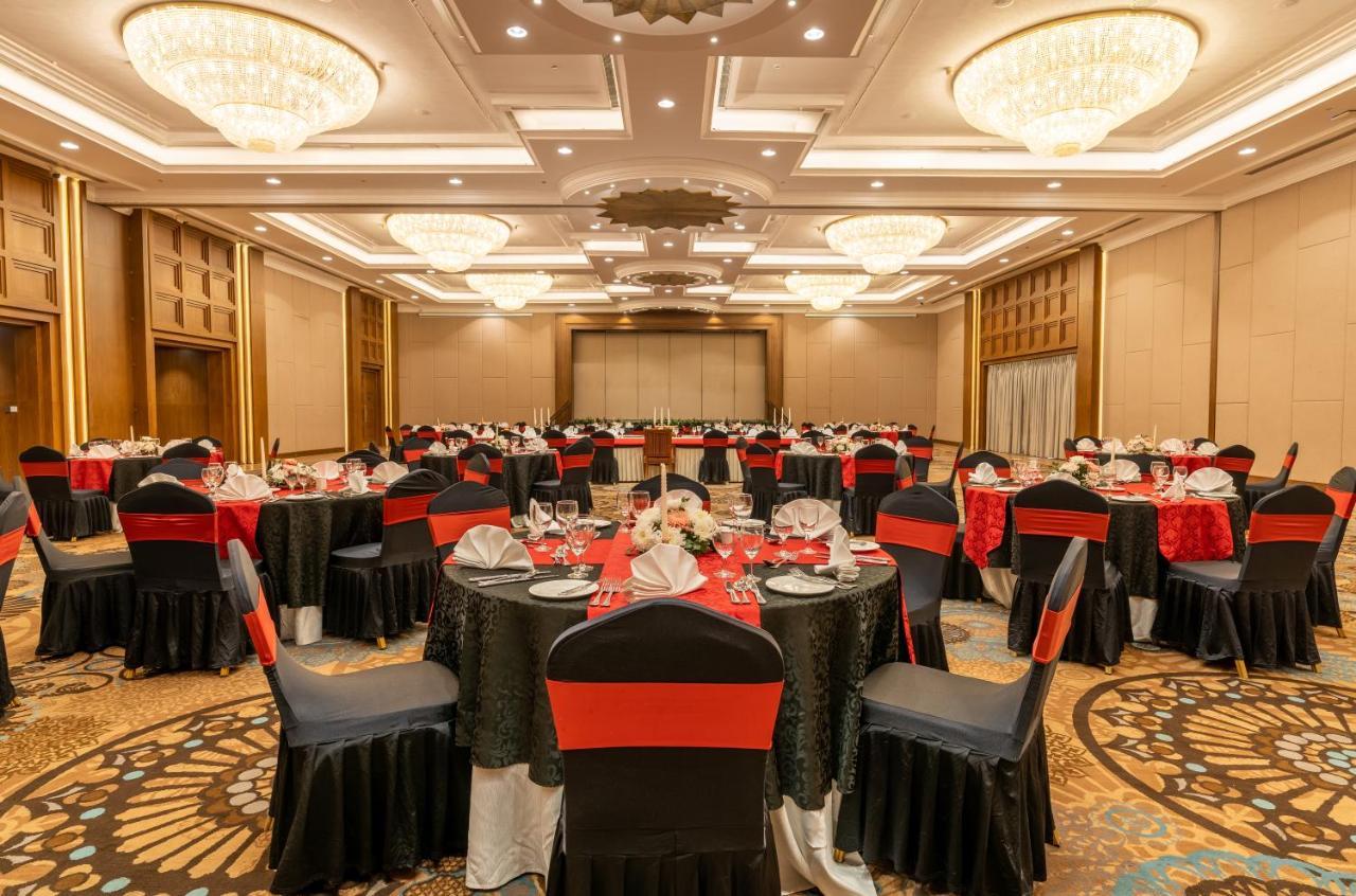 The Soaltee Kathmandu Hotel Екстериор снимка