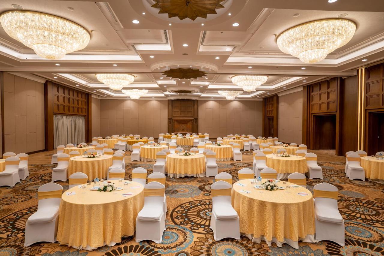 The Soaltee Kathmandu Hotel Екстериор снимка