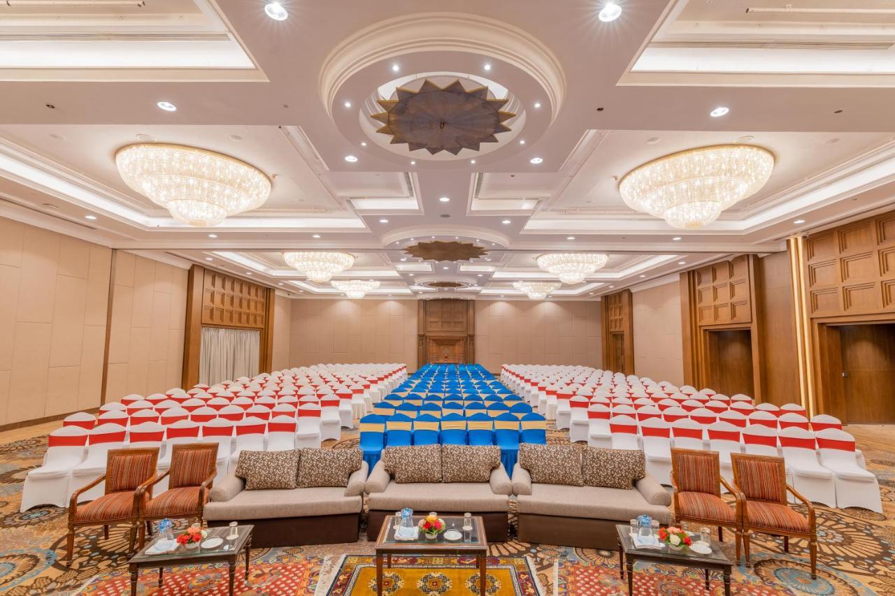 The Soaltee Kathmandu Hotel Екстериор снимка