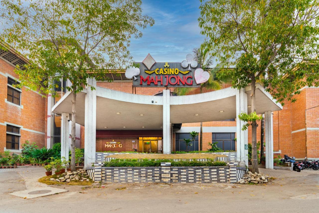 The Soaltee Kathmandu Hotel Екстериор снимка